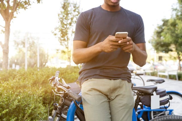 How to Identify Scams When Selling Your Old Mobile Online in Bangalore?