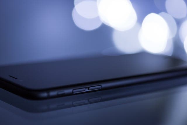 The Impact of Mobile Age on Old Mobile Resale Value Chennai: What You Should Know