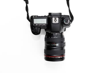 How Lens Condition Affects Your Deal When You Sell an Old DSLR Camera in Bangalore?